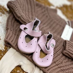 Dutches and fox moccasins